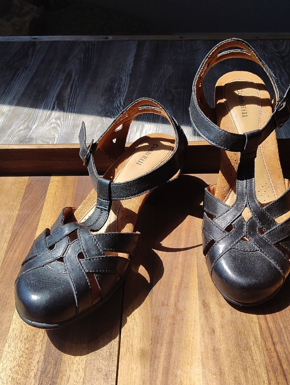 Rockport Black Leather T-Strap Sandals